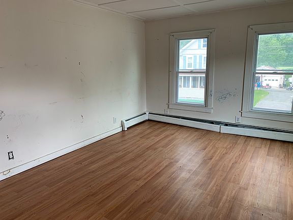 Additional Living Room