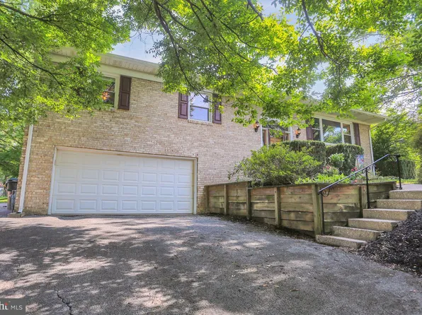 4276 Webster Dr, York, PA 17402