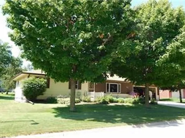 14 Avenue C E, Lake Park, IA 51347