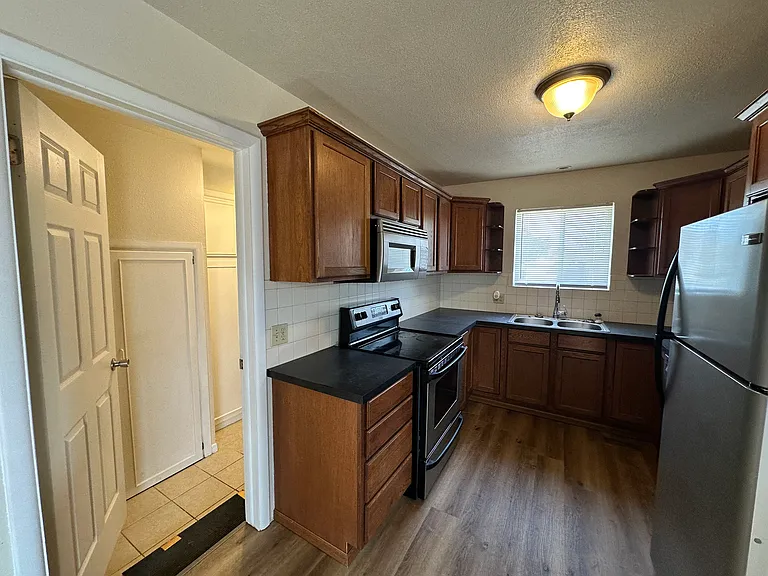 5028 N Linn Ave — Photo 7