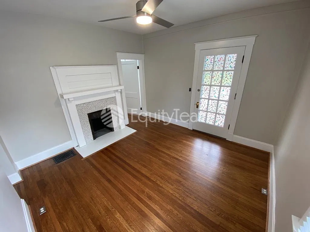 Building Photo - 3740 Andrew Ave #1