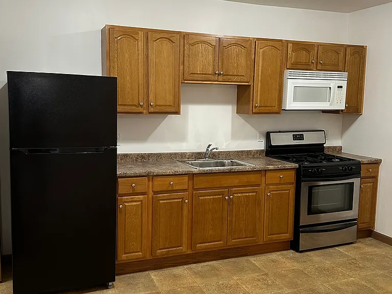 1100 Kenmore Ave #5 — Photo 2