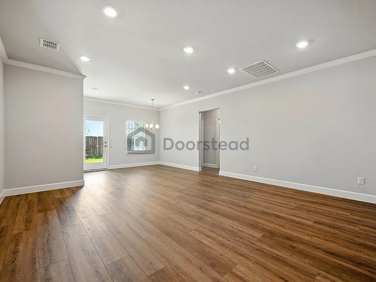 652 Parkside Dr — Photo 17