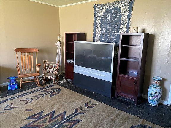 2nd image of 2507 W Edgemont Ave