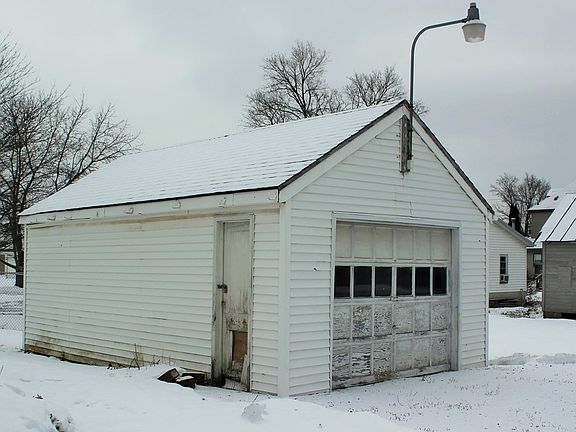 5th image of 1019 Oak St
