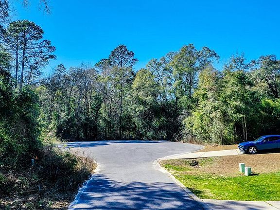 4th image of 64 Jakes Way