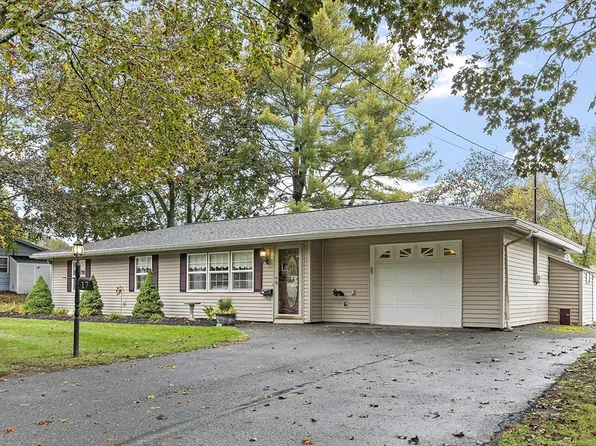 17 Trask Rd, Peabody, MA 01960