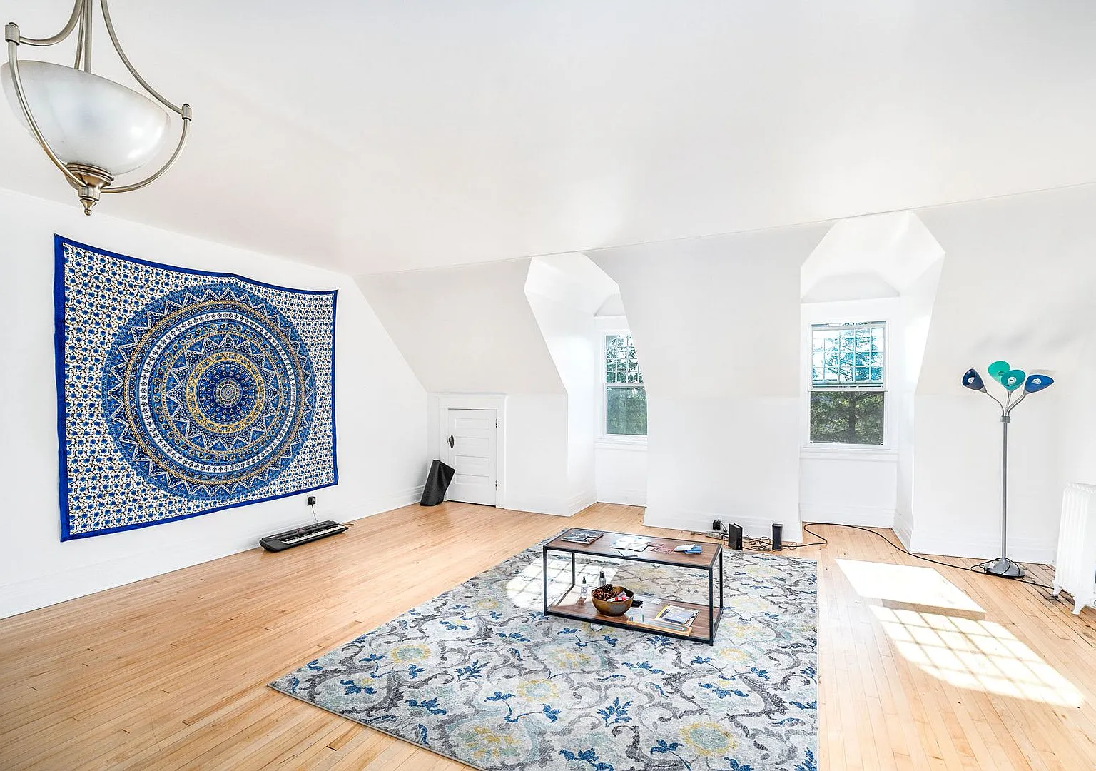 3+ Bedroom In The Ordean Mansion - Available Today! — Photo 3
