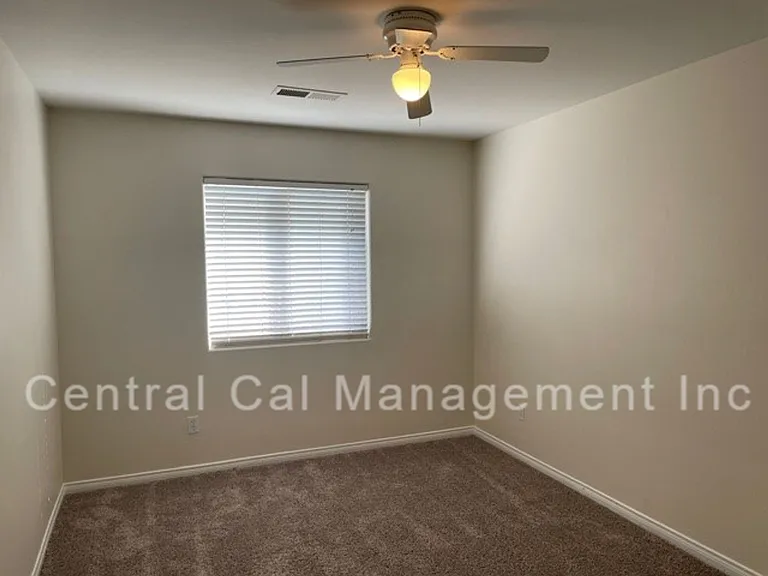 11902 Cedar Bluff Ave — Photo 14
