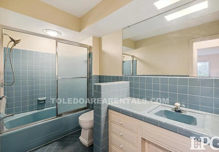 3835 Hillandale Rd E — Photo 29