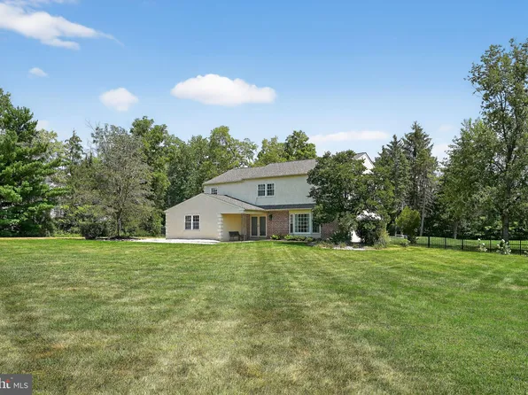 101 Caroline Dr, Collegeville, PA 19426