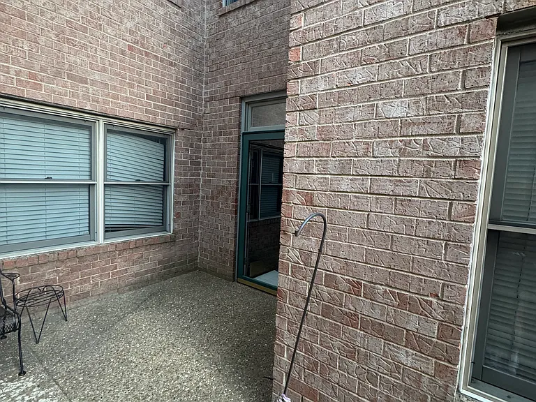 3637 Hurstbourne Ridge Blvd — Photo 2