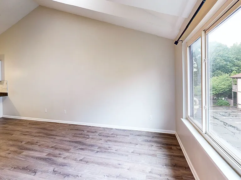 471 Whalley Ave #P — Photo 7
