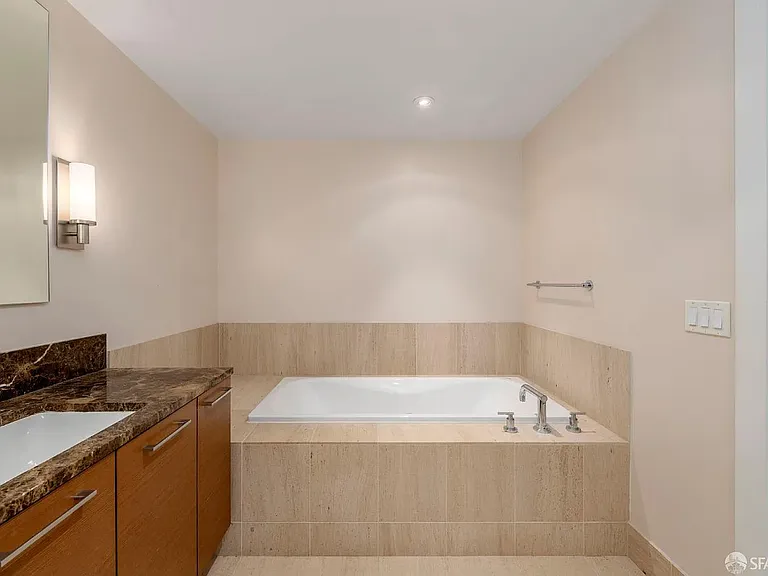 301 Mission St #8J — Photo 15