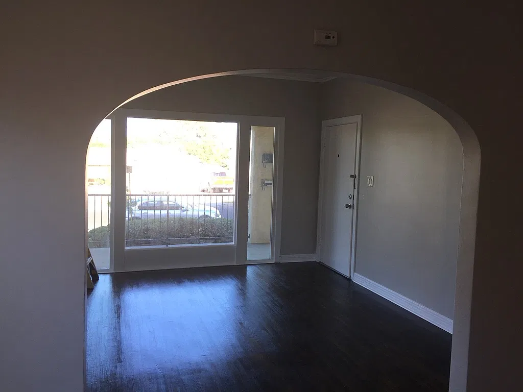 1 bed, 1100 sqft, $2,000 — Photo 2