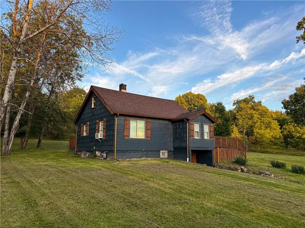1585 Maple Dr, Hermitage, PA 16148