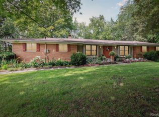 2020 Elsie Dr, West Bloomfield, MI 48324