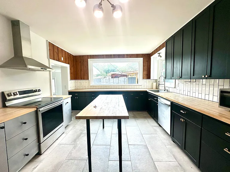 5951 Clifton Ave — Photo 9