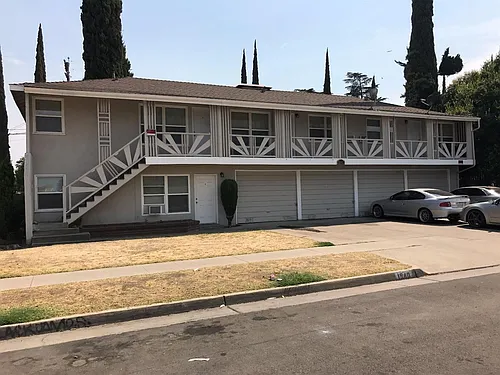 1940 E Hunter Ave Photo 1
