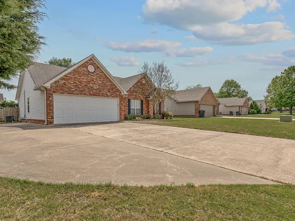 213 Natchez Dr, Jonesboro, AR 72404