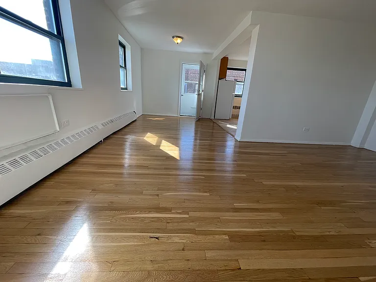 149-35 Northern Blvd E #6P — Photo 1