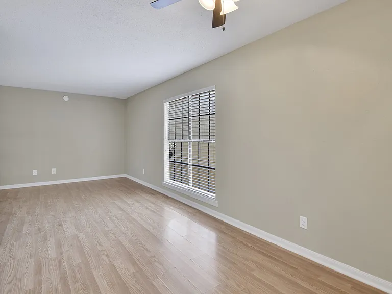 Baker Oaks Apartments — Photo 6