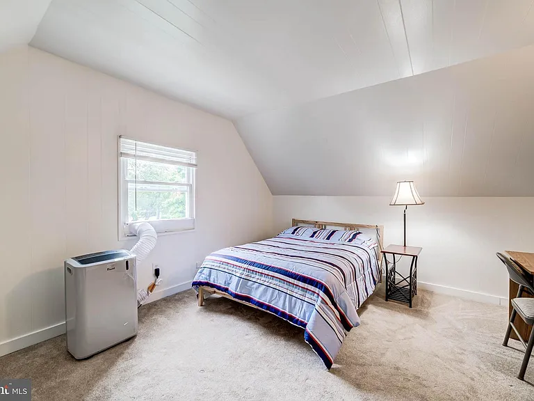 2425 Fort Dr — Photo 17