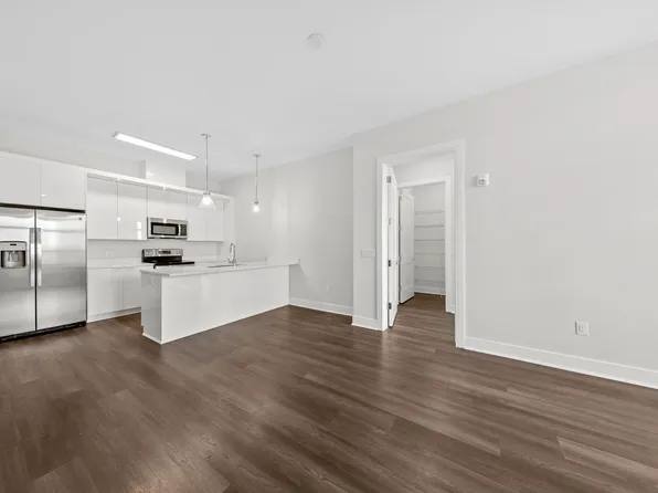 121 34th Street image 8 of 44