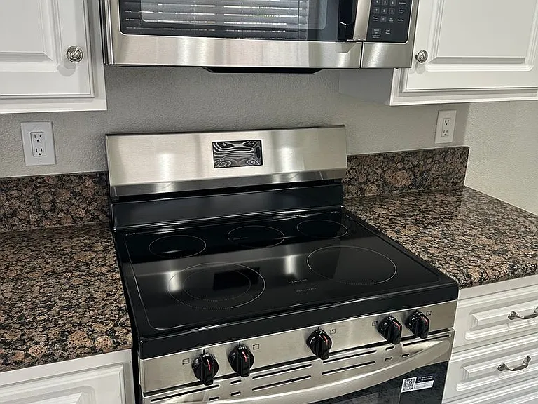 Avalon Townhomes OPEN HOUSE SATURDAY 11/15/2025 — Photo 34