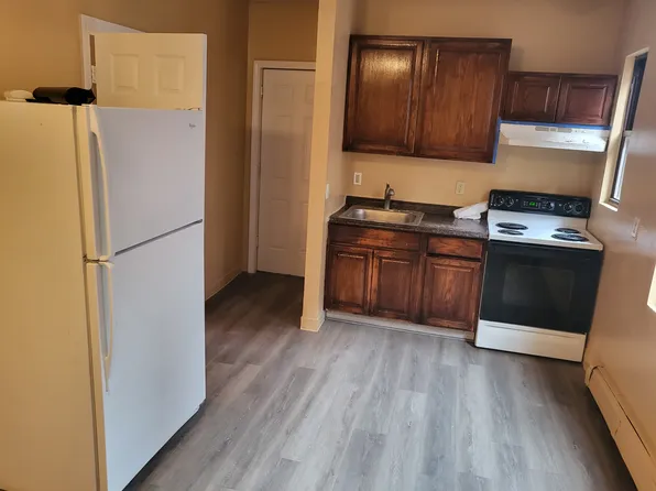 3 Putnam Hts #2E, Hartford, CT 06106