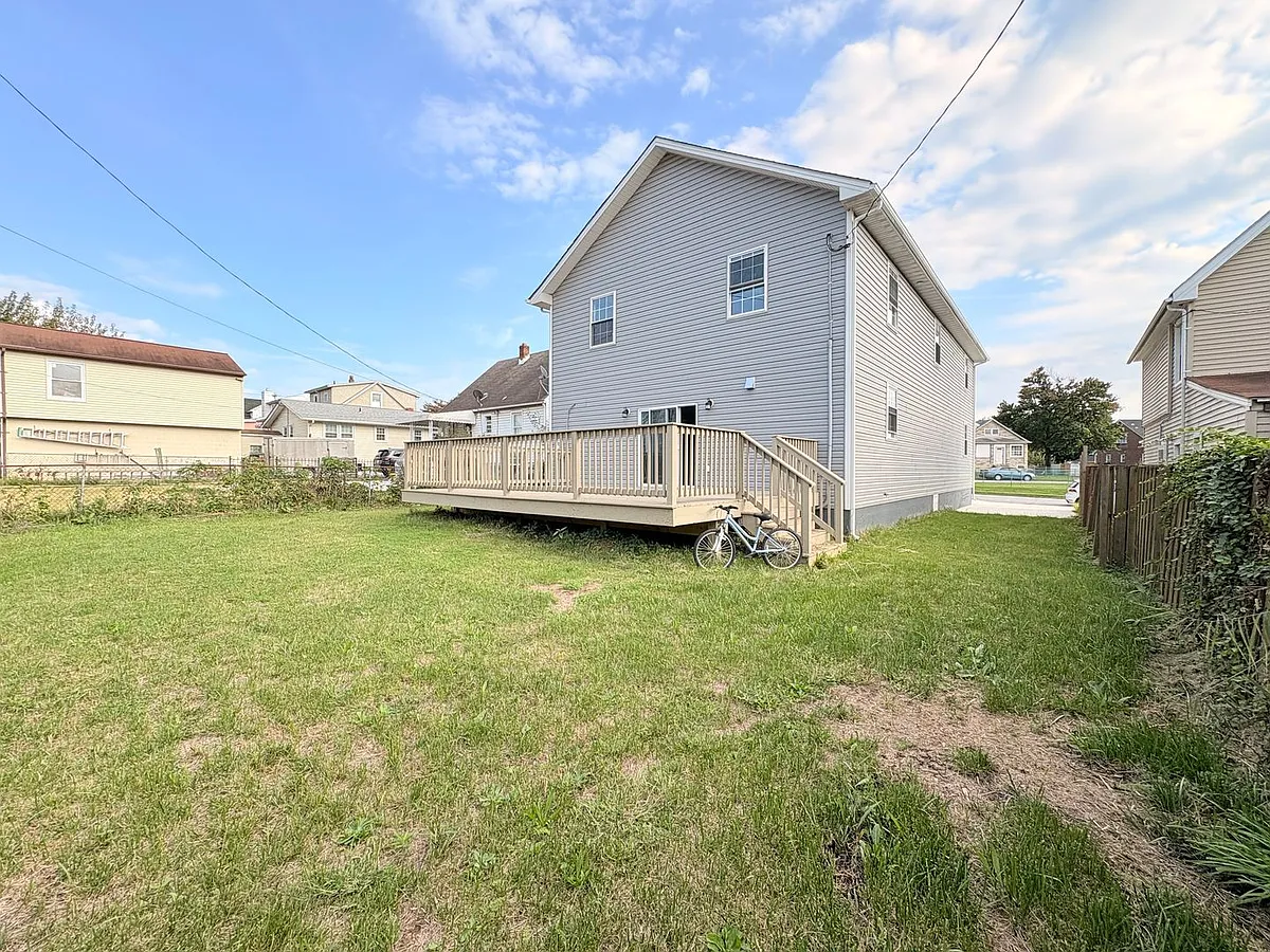 Building Photo - 6710 Hudson St