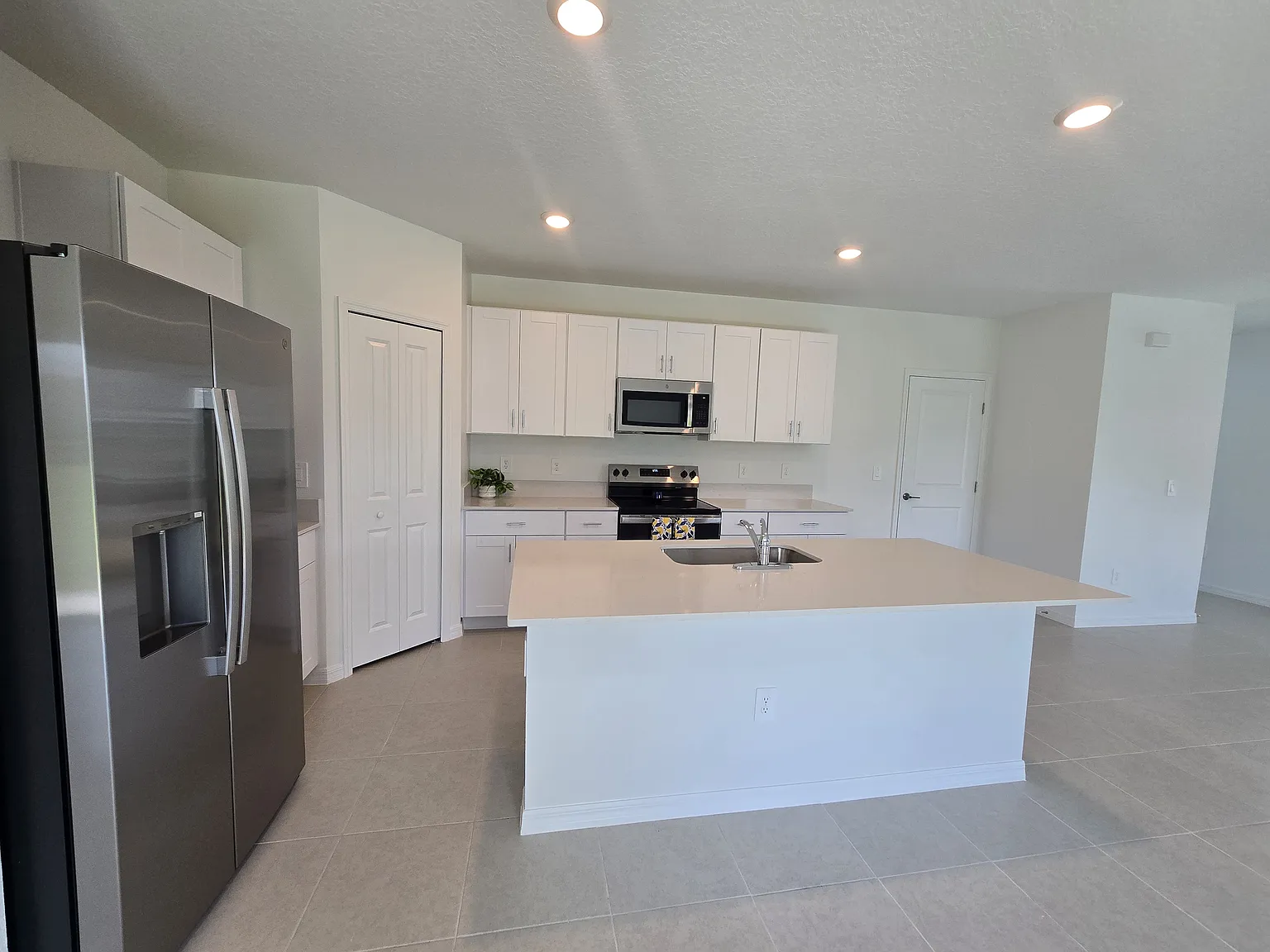 4 bed, 2.5 bath, 1874 sqft, $2,800 — Photo 4