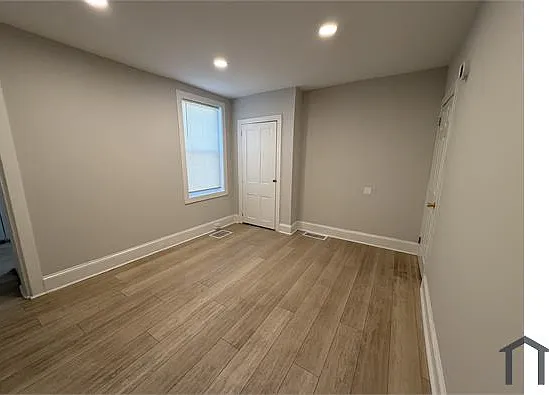 1114 Lancaster Ave — Photo 5