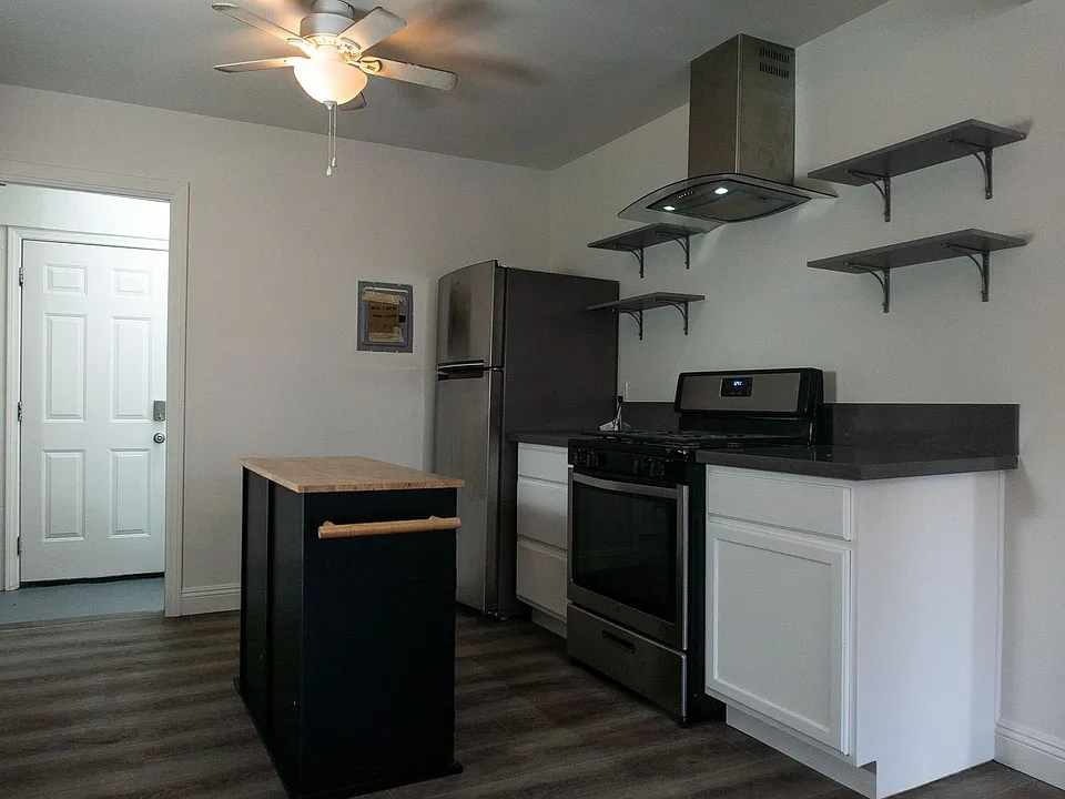 568-570 10th St