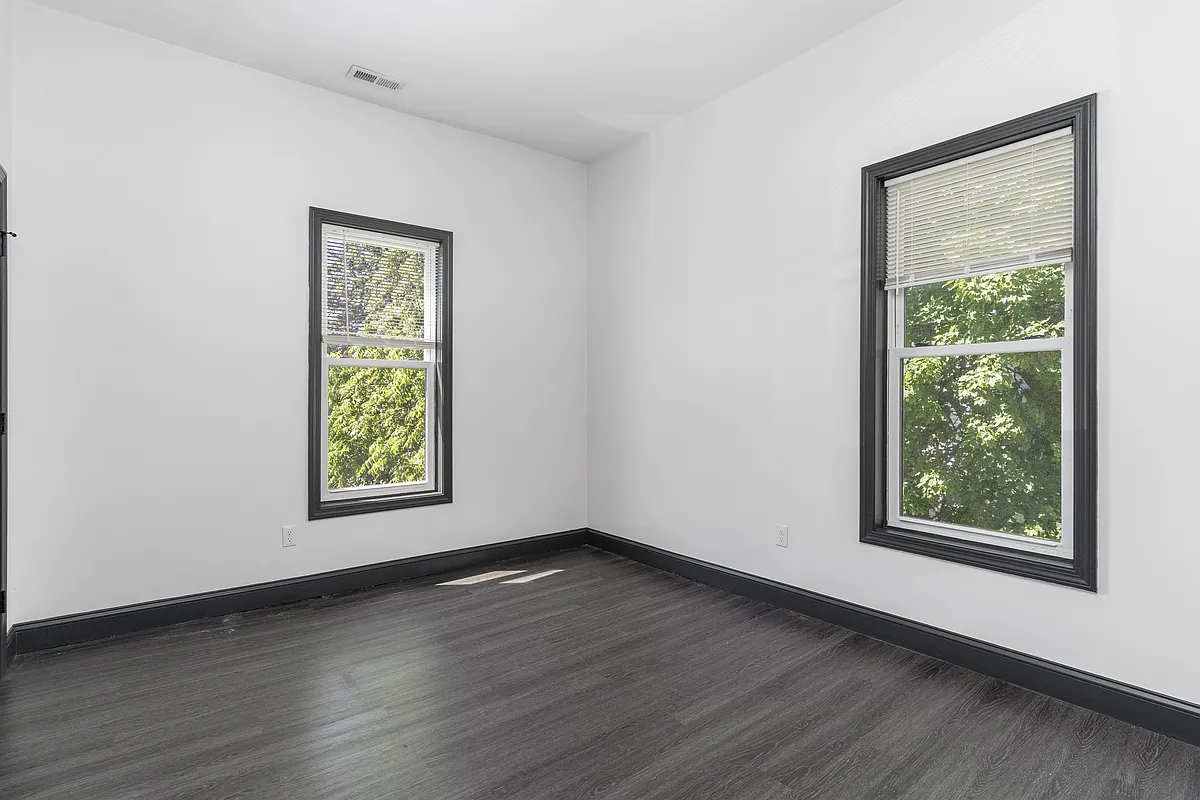 Building Photo - 125 Tobey St #2