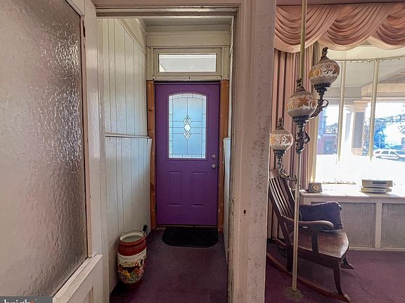 2nd image of 2943 W Oxford St