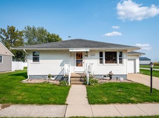 100 Grant Ave, Lowden, IA 52255