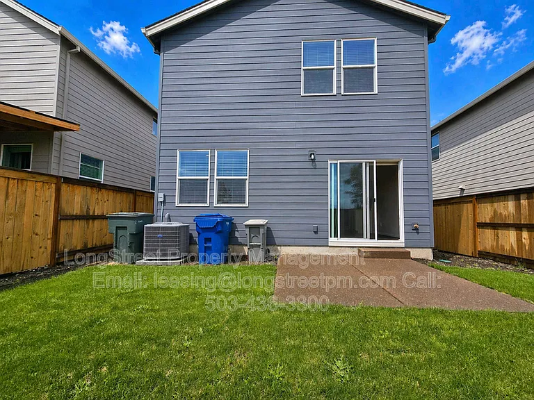 412 Lost Lake St NE — Photo 34