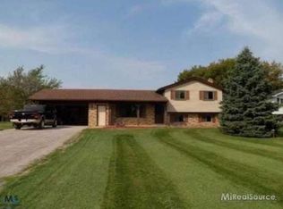 10342 Puttygut Rd, Casco, MI 48064