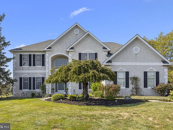 2nd image of 2057 Silverwood Dr