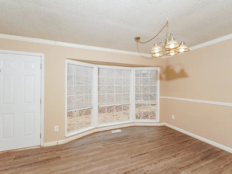 5839 Brenda Dr — Photo 6