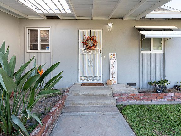 4th image of 3148 E Duran Ave