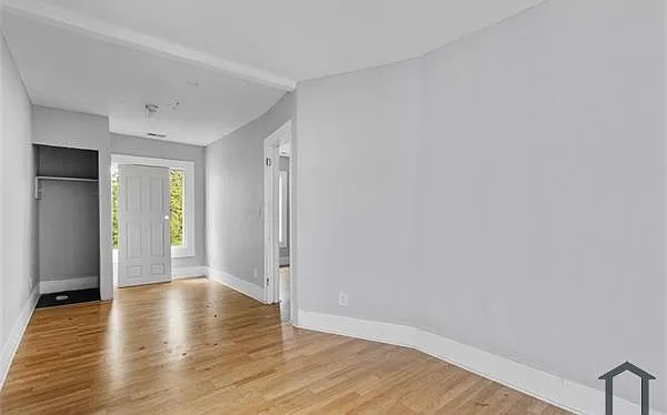 3 bed, 2256 sqft, $1,150 — Photo 3
