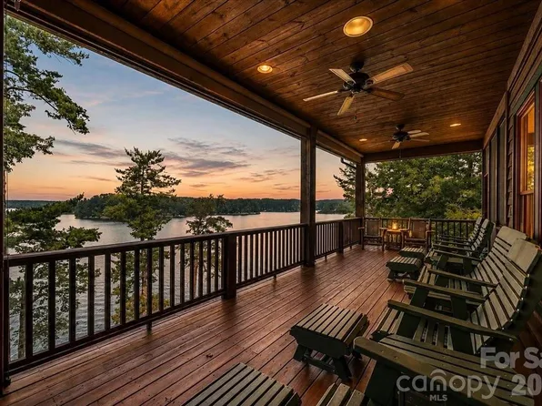 5140 Beech Bluff Dr, Morganton, NC 28655