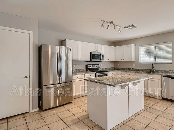 4th image of 1659 E Bradstock Way