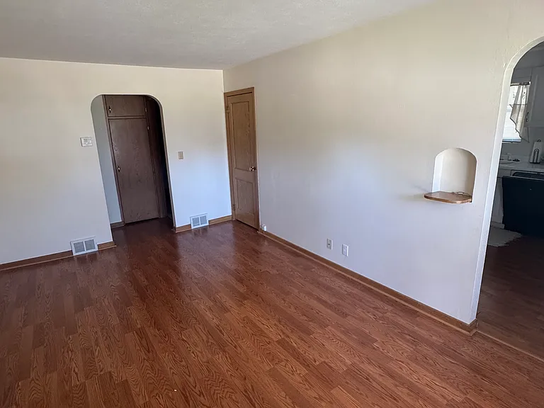 803 9th Ave NE #803 — Photo 4