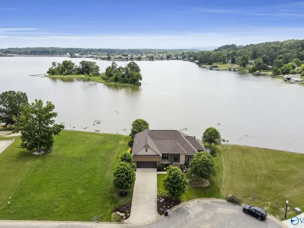 231 Waterford Ln, Gadsden, AL 35904