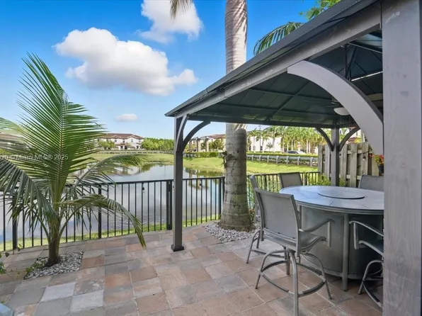 8929 NW 183rd St, Hialeah, FL 33018
