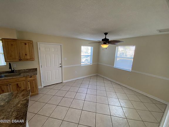 4th image of 8 Cypress Cir APT A