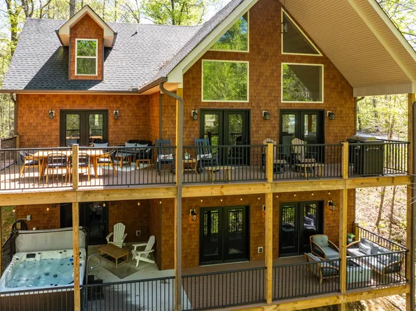 1325 Harmony Way, Sevierville, TN 37876